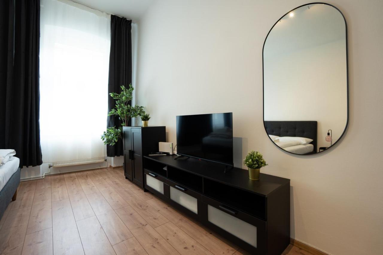 Lovely 1-Bedroom Apartment Next To Praterstern Wien Eksteriør bilde