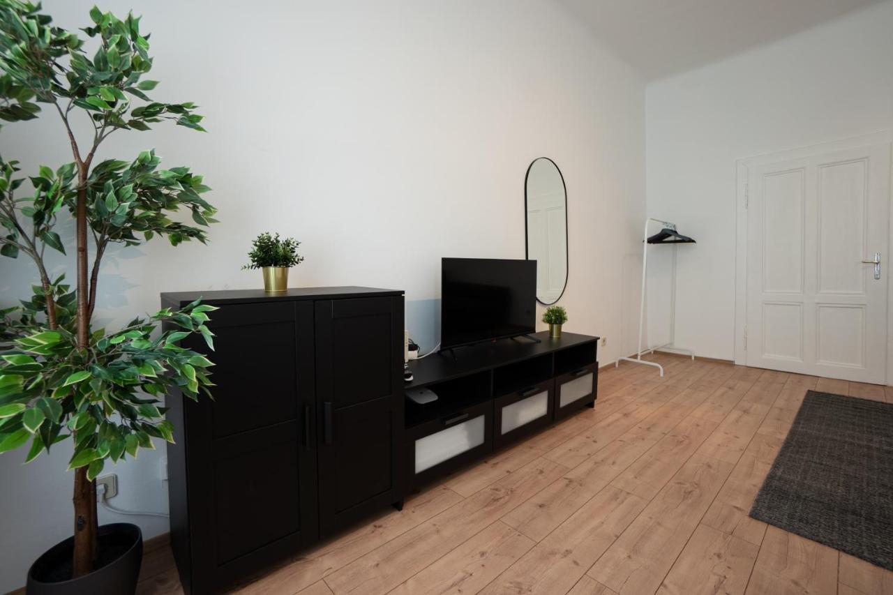 Lovely 1-Bedroom Apartment Next To Praterstern Wien Eksteriør bilde